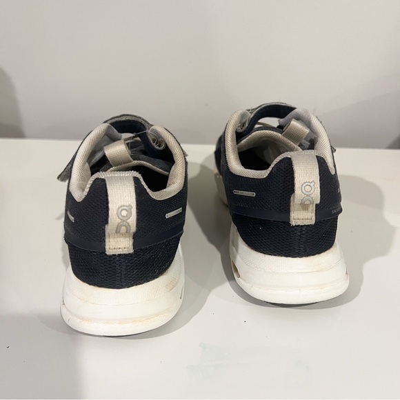 On Cloud Play Navy Blue Kids Shoes - Picture 8 of 11